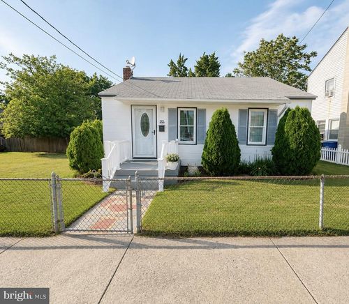 22 W Oak St, MILLVILLE, NJ, 08332-2936 | Card Image