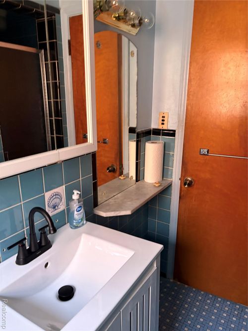 17196 Mendota St, Detroit, MI, 48221-2358 | Card Image