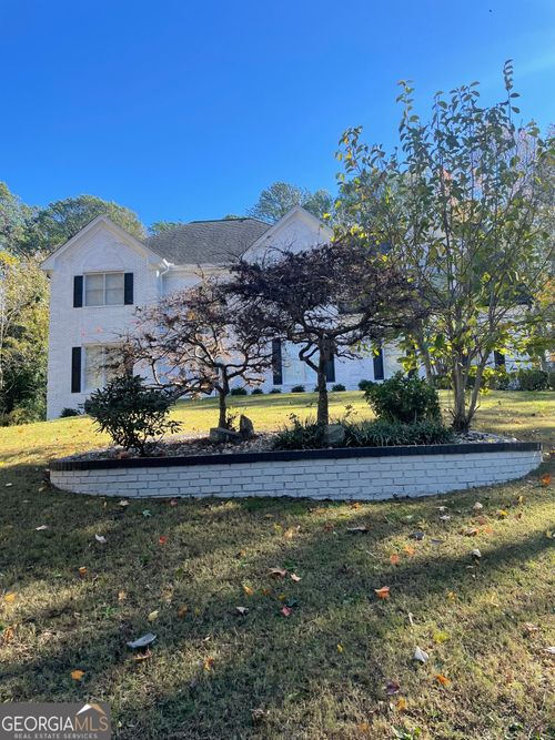 570 Village Green Ct Sw, Lilburn, GA, 30047-4177 | Card Image
