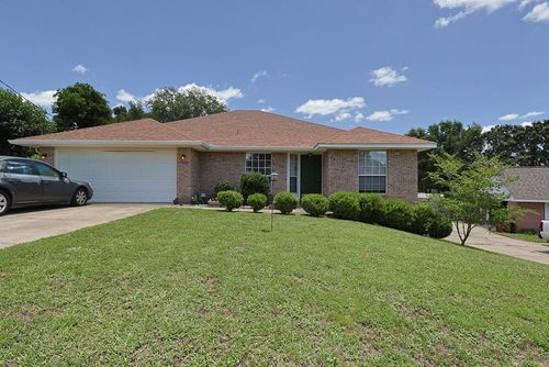 5205 Whitehurst Ln, Crestview, FL, 32536-2207 | Card Image
