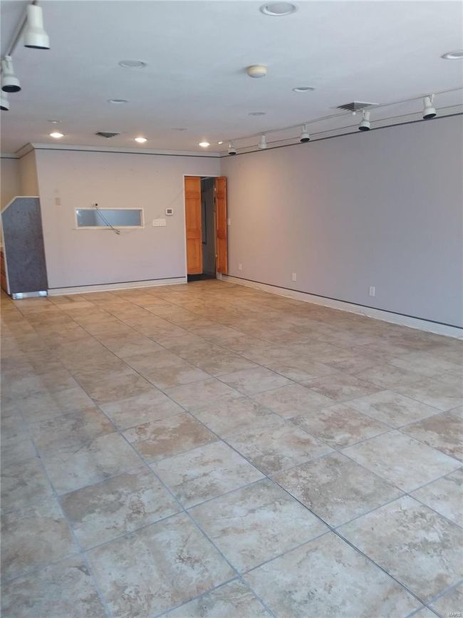 301 W Broadway, Home with 0 bedrooms, 0 bathrooms and null parking in Steeleville IL | Image 5