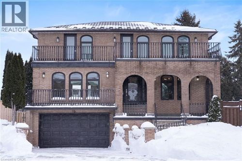 16 Bosna Crt, Hamilton, ON, L8T4T6 | Card Image