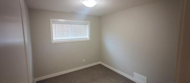 B - 518 Devonia Road W, Home with 2 bedrooms, 1 bathrooms and 2 parking in Lethbridge AB | Image 5