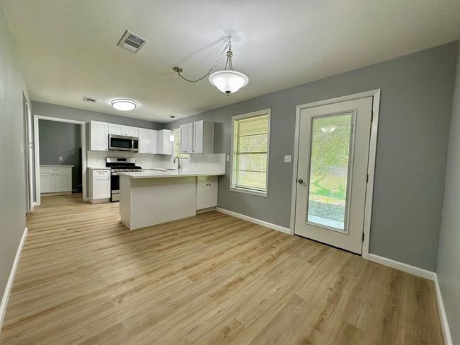 802 E Terrell Ave, House other with 3 bedrooms, 2 bathrooms and null parking in Crockett TX | Image 9