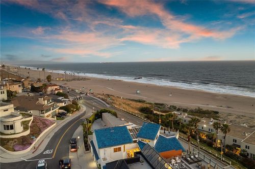 7335 Vista Del Mar Ln, Playa del Rey, CA, 90293-7638 | Card Image