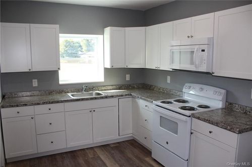 apt-3-3144 Us Route 9w, New Windsor, NY, 12553-6716 | Card Image