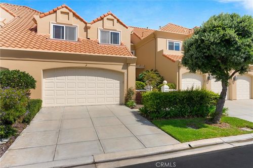 6121 Greenbrier Dr, Huntington Beach, CA, 92648-5560 | Card Image