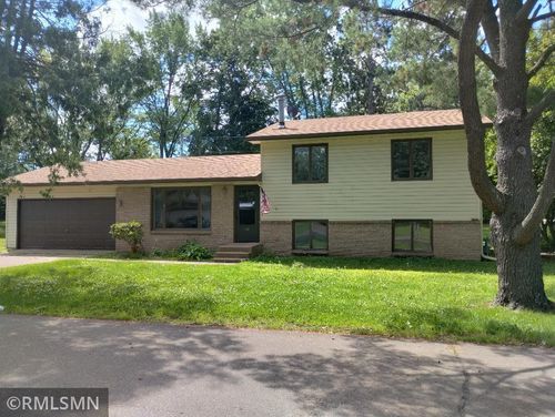 930 3rd Ave Nw, Pine City, MN, 55063-1017 | Card Image