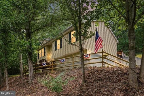 286 Oregon Hollow Rd, LINDEN, VA, 22642-6452 | Card Image