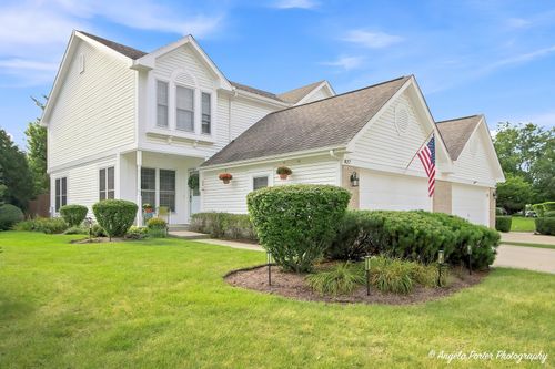 827 Stonebridge Ln, Crystal Lake, IL, 60014-1822 | Card Image