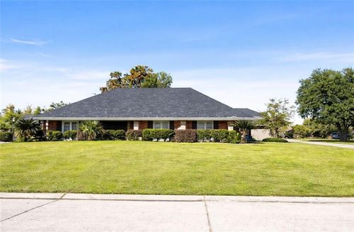 2711 Cedarlawn Dr, Marrero, LA, 70072-5413 | Card Image