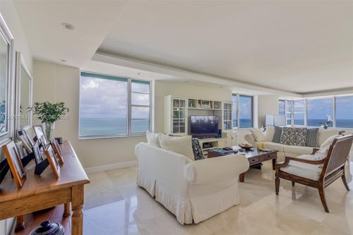 11e-5255 Collins Ave, Miami Beach, FL, 33140-2583 | Card Image