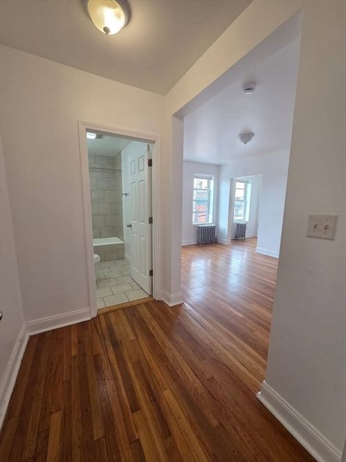 3-10 Yeamans St, Revere, MA, 02151-3404 | Card Image