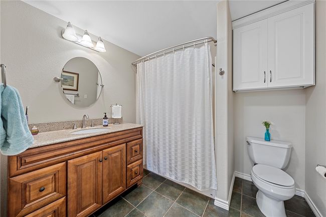 Upstairs bath | Image 28