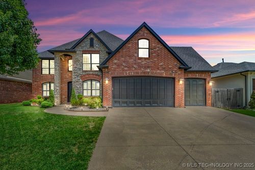 11201 S 74th East Ave, Bixby, OK, 74008-2345 | Card Image