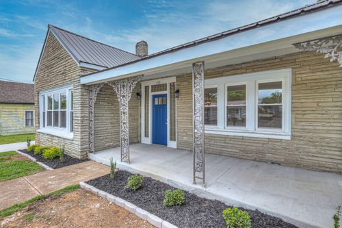 108 Church St, Mount Pleasant, TN, 38474-1402 | Card Image