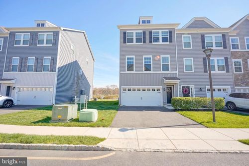 15 Turin Way, MOUNT LAUREL, NJ, 08054-9680 | Card Image