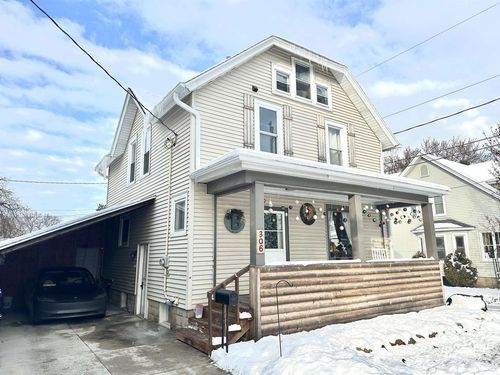 306 N Hubbard St, Horicon, WI, 53032-1131 | Card Image