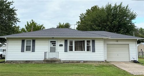 411 E Bates St, La Plata, MO, 63549-1423 | Card Image