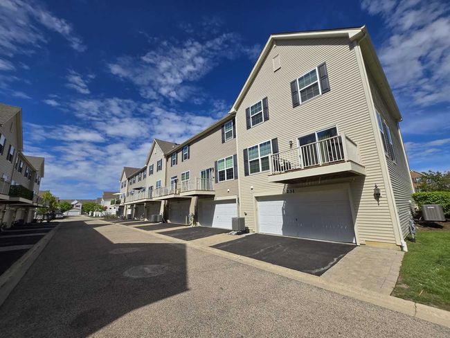 231 Lionel Dr, Townhouse with 3 bedrooms, 3 bathrooms and 2 parking in Grayslake IL | Image 35