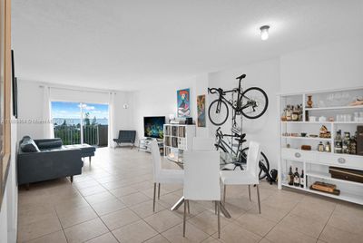 7R - 1455 N Treasure Dr, Condo with 2 bedrooms, 2 bathrooms and null parking in North Bay Village FL | Image 1