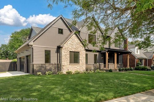 2444 Benjamin Ave, Royal Oak, MI, 48073-3713 | Card Image