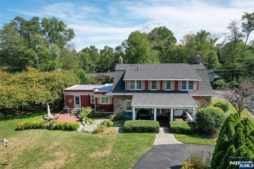 2 Wierimus Ln, Hillsdale, NJ, 07642-1224 | Card Image