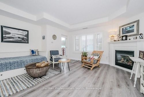 208-130 Steamship Bay Rd, Gravenhurst, ON, P1P1Z9 | Card Image