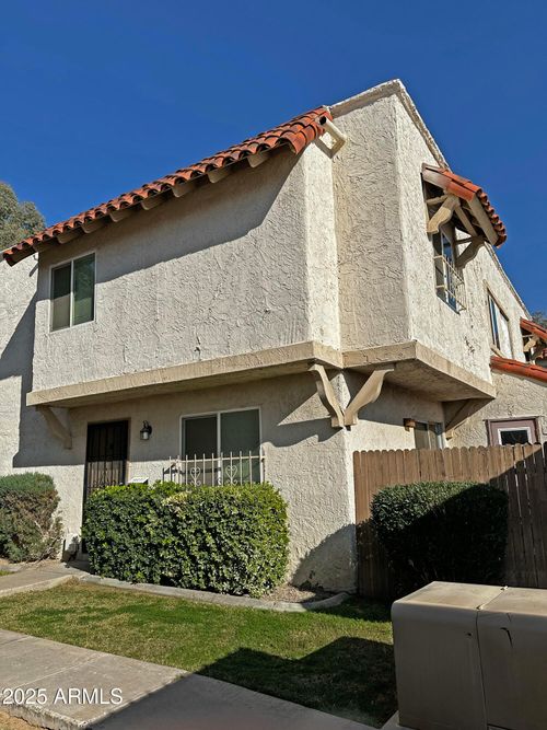 1227 E Lawrence Ln, Phoenix, AZ, 85020-3031 | Card Image