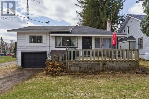 18 Quabbin Rd, Mallorytown, ON, K0E1R0 | Card Image