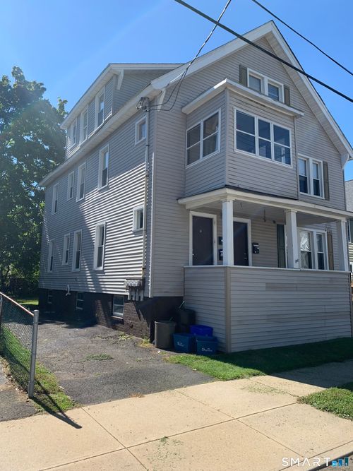 18 Walnut St, West Haven, CT, 06516-5325 | Card Image