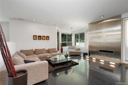 unit-103-12841 Bloomfield St, Studio City, CA, 91604-1563 | Card Image