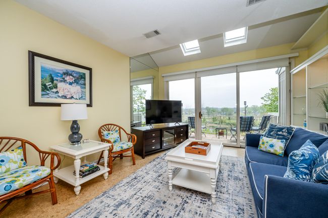 193 Wayne St, Condo with 3 bedrooms, 2 bathrooms and null parking in Saint Joseph MI | Image 8