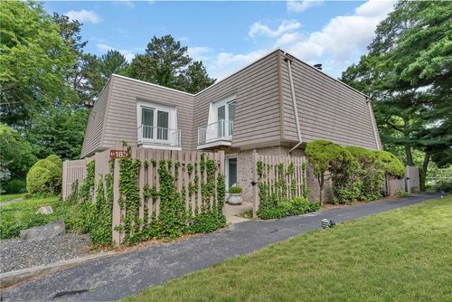 d-18 Caddy Rock Rd, North Kingstown, RI, 02852-3129 | Card Image