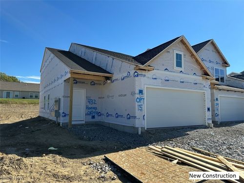 432 Honeycrisp Dr Ne, Louisville, OH, 44641-0075 | Card Image