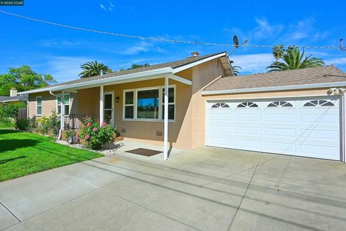 1013 Pleasant Valley Dr, Pleasant Hill, CA, 94523-4333 | Card Image