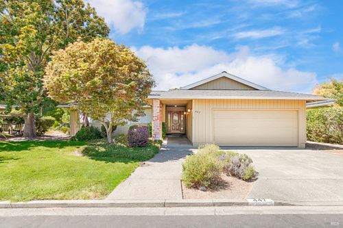 447 Meadowgreen Dr, Santa Rosa, CA, 95409-5823 | Card Image