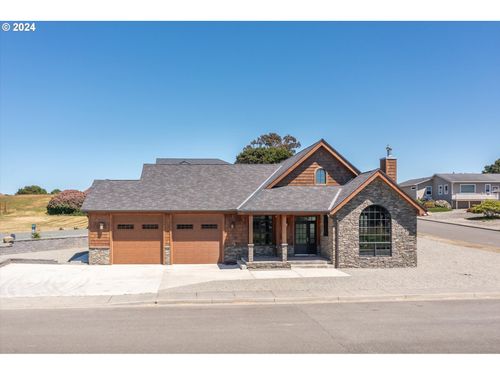3185 Lincoln Ave Sw, Bandon, OR, 97411-9098 | Card Image