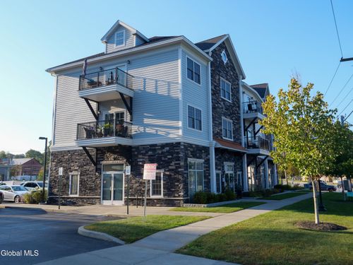 apt-201-97 East Ave, Saratoga Springs, NY, 12866-2642 | Card Image