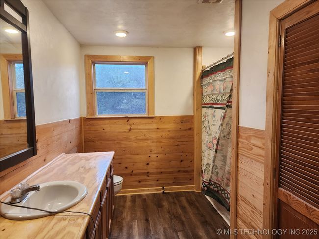 main bathroom | Image 10