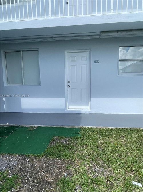 e102-1255 W 49th Pl, Hialeah, FL, 33012-3104 | Card Image