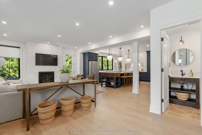 271 Codrington St, House other with 4 bedrooms, 5 bathrooms and 2 parking in Barrie ON | Image 10