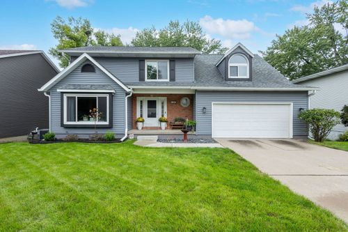 4160 Apple Valley Dr, Bettendorf, IA, 52722-2172 | Card Image