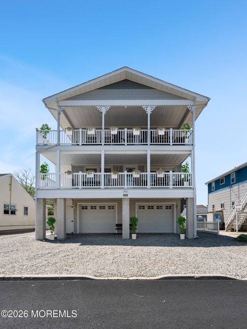326 S 2nd St, Surf City, NJ, 08008-4825 | Card Image