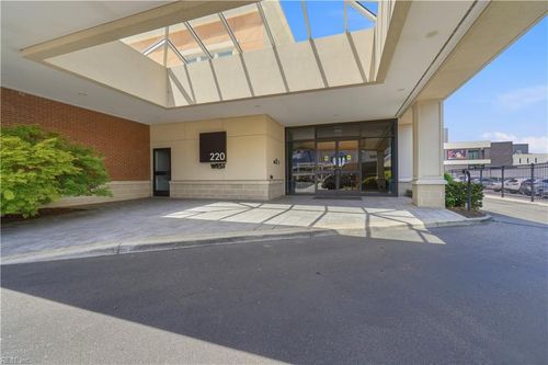 202-220 W Brambleton Ave, Norfolk, VA, 23510-1574 | Card Image