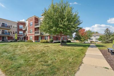 207 - 5198 Sassafras Drive, Condo with 2 bedrooms, 2 bathrooms and null parking in Fitchburg WI | Image 2