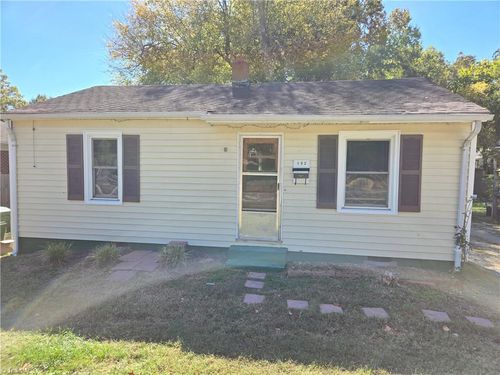 102 W Parker St, Graham, NC, 27253-1710 | Card Image