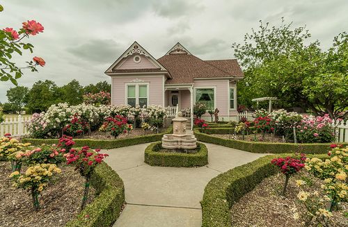 3680 S Newmark Ave, Sanger, CA, 93657-9588 | Card Image