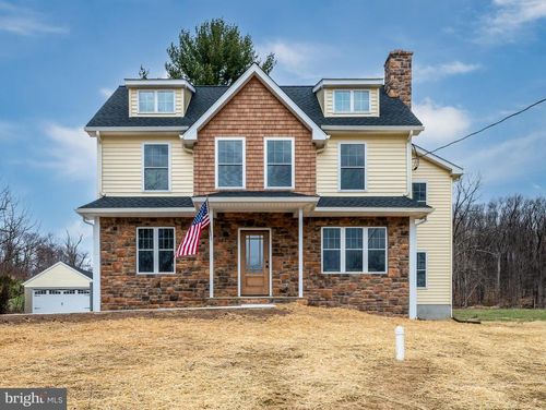 511 Oley Rd, FLEETWOOD, PA, 19522-8824 | Card Image