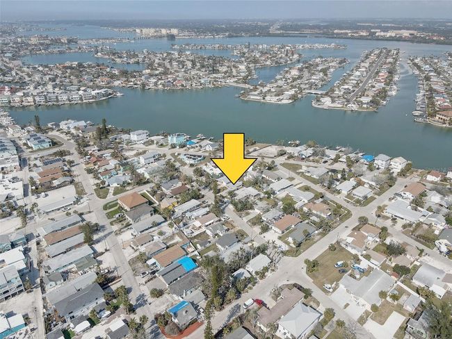 13313 2 Nd St E, House other with 2 bedrooms, 1 bathrooms and null parking in Madeira Beach FL | Image 35